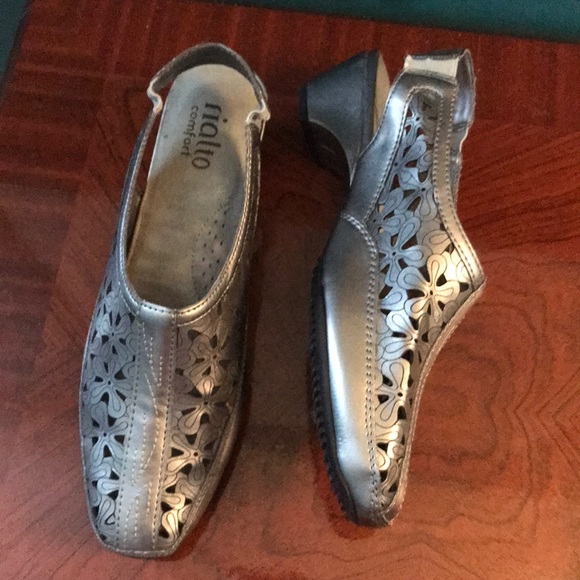 Shoes - Picture 2 of 6